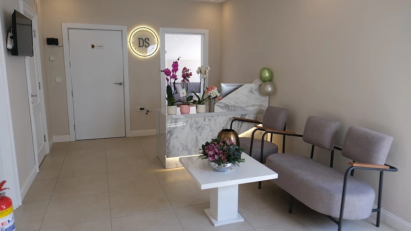 Muayenehanenin karşılama ve bekleme alanı